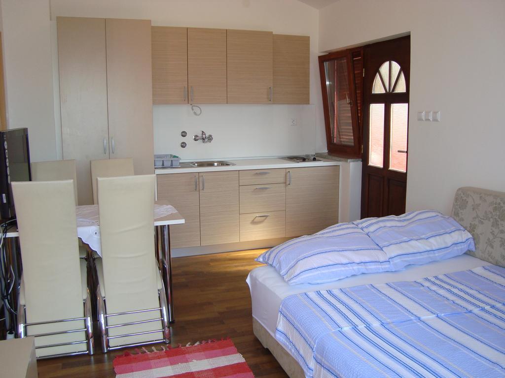 Apartments Josip Pinezici  Exterior photo